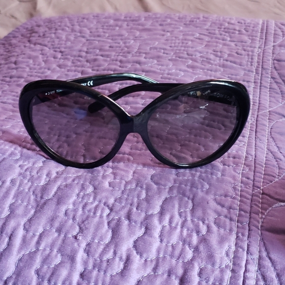 Tom Ford Sunglasses 🕶 - Picture 8 of 8